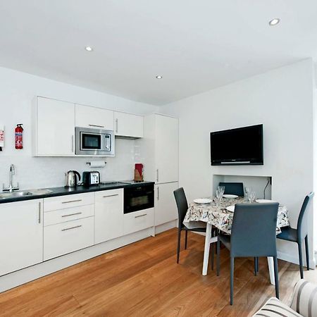 The Apartment, 24 West End Terrace, Winchester Exteriör bild