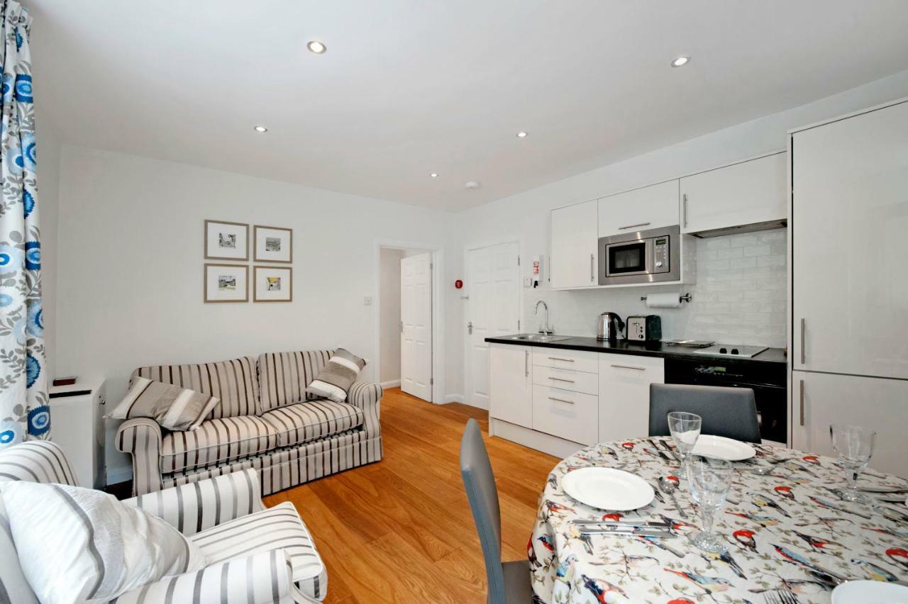The Apartment, 24 West End Terrace, Winchester Exteriör bild